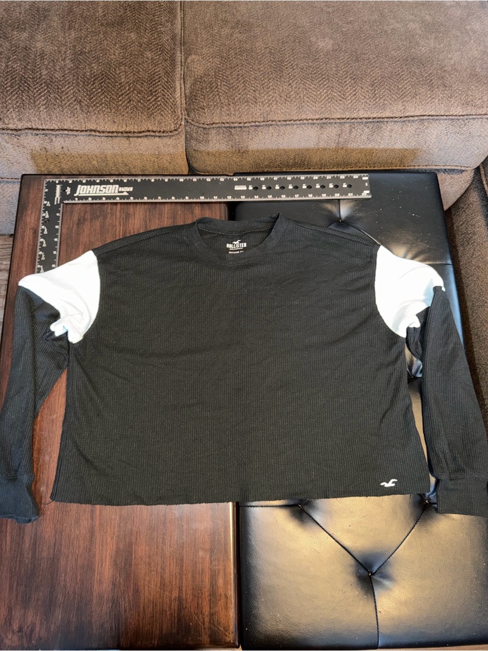Hollister Black and White Long-Sleeve Crop Top